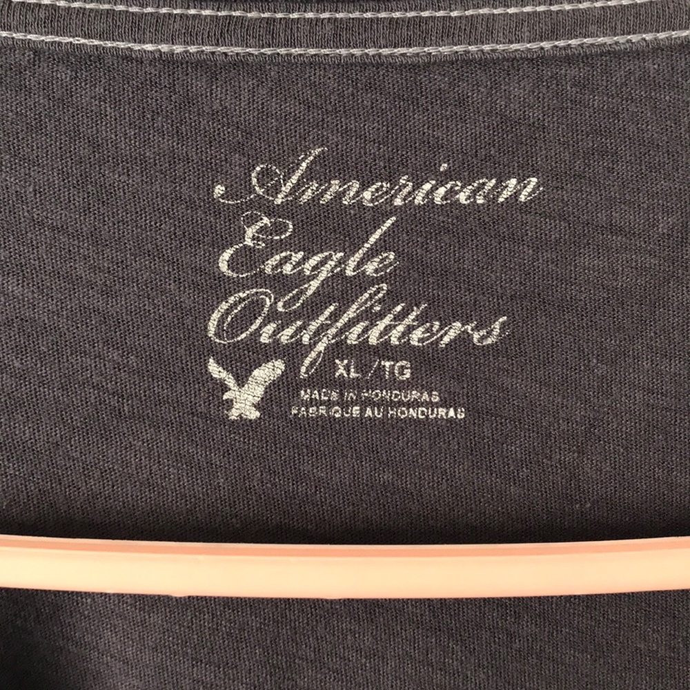 *SOLD* American Eagle fall tee - Picture 3 of 3